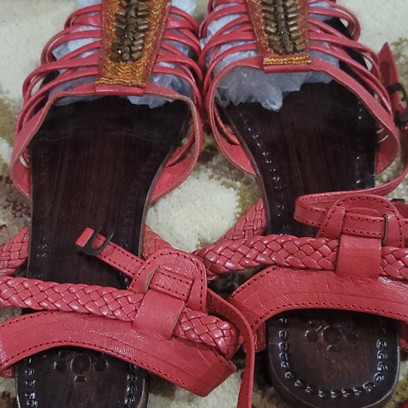 Slipper - Picture 3 of 5